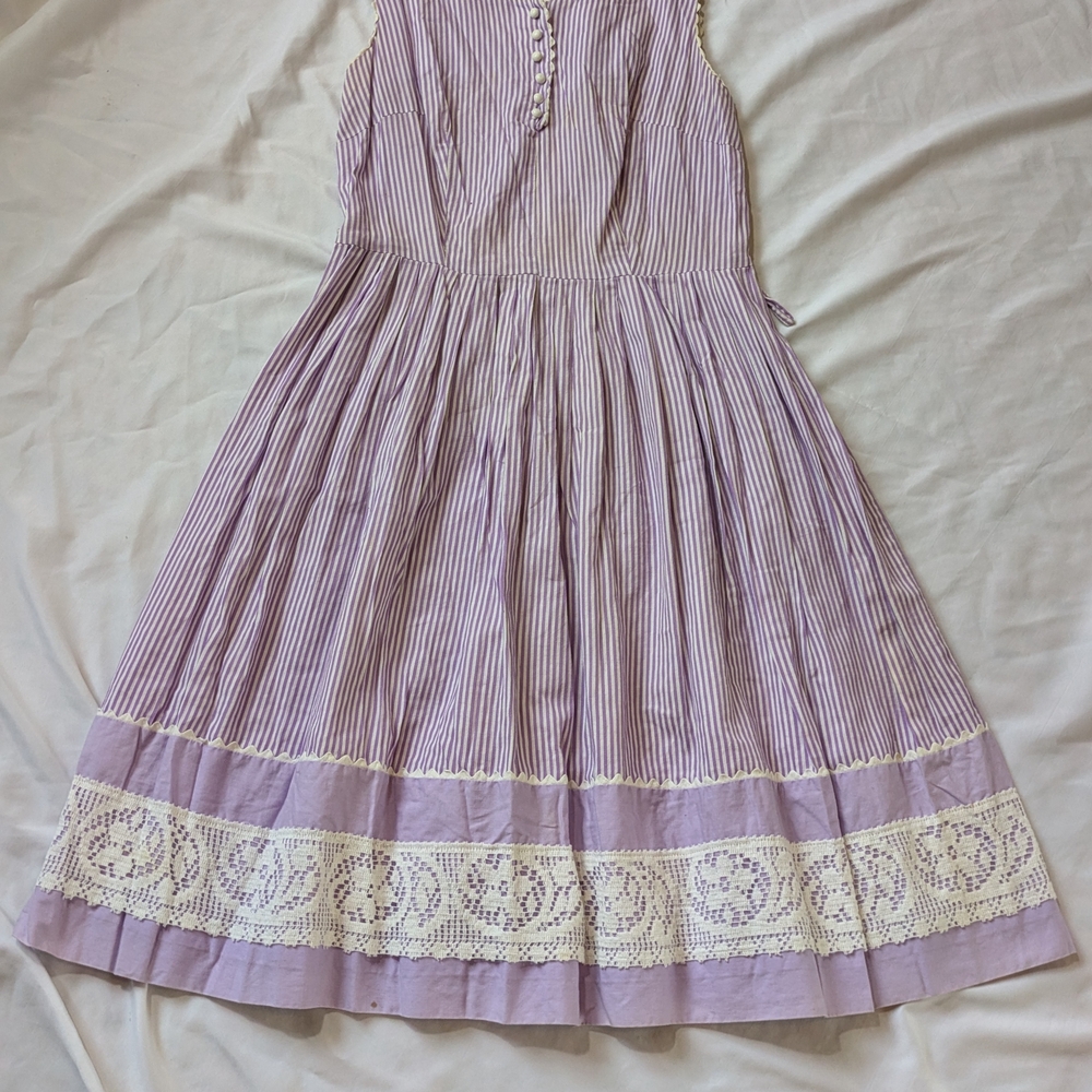Elegant Lavender Striped Midi Dress with Lace Detail